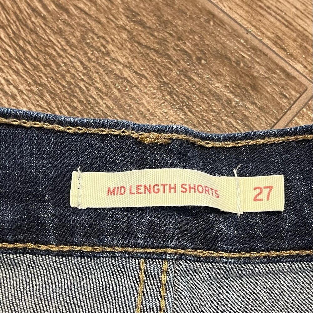 Levi's Mid-Length Shorts Women Size 27 Blue Medium Wash Mid-Rise Cuffed Denim - Picture 5 of 9